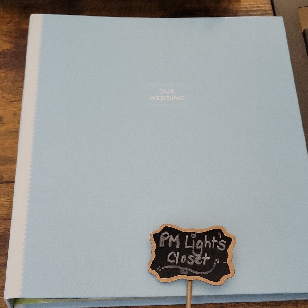 The Knot Ultimate Wedding Planner & Organizer Binder Blue